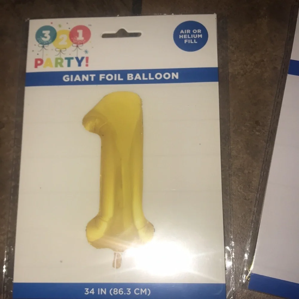 NIP Giant 6-pc Gold Foil Balloons